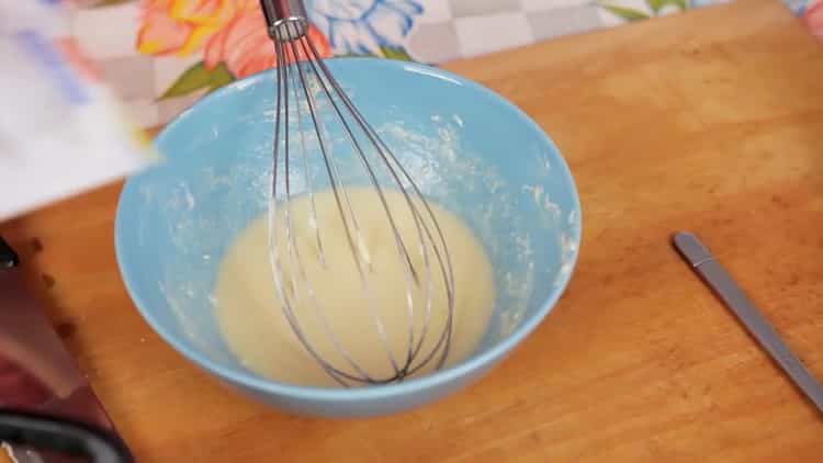 Per mescolare i biscotti di farina d'avena con una mela, mescola gli ingredienti