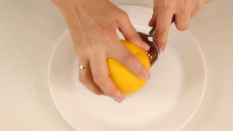 Per preparare i biscotti nel forno, preparare gli ingredienti