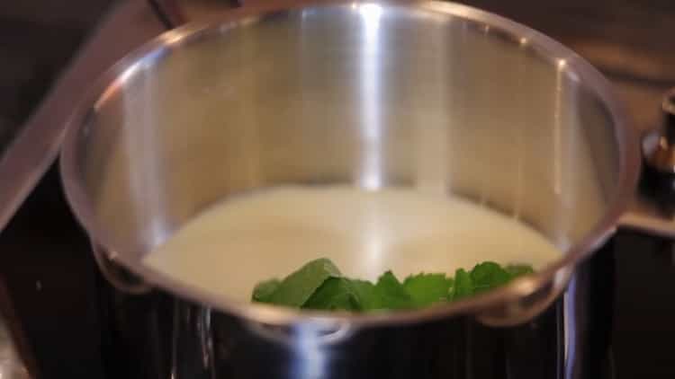 Per la preparazione di biscotti a base di farina di medaglie. fare la crema