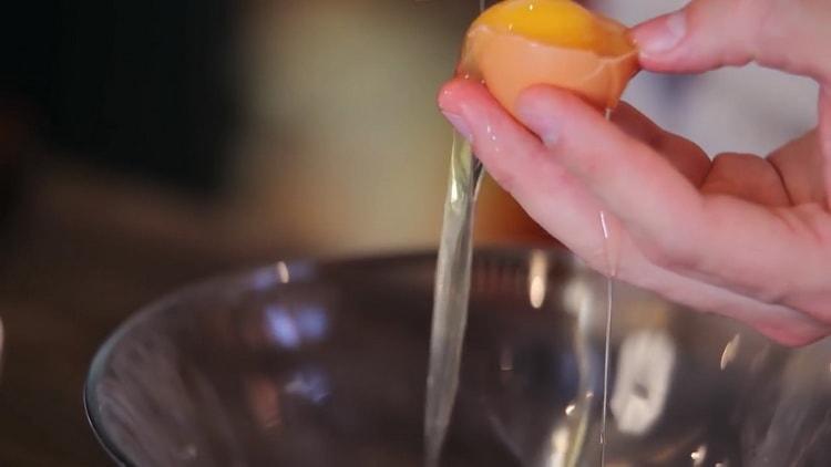 Per la preparazione di biscotti a base di farina di medaglie. preparare gli ingredienti