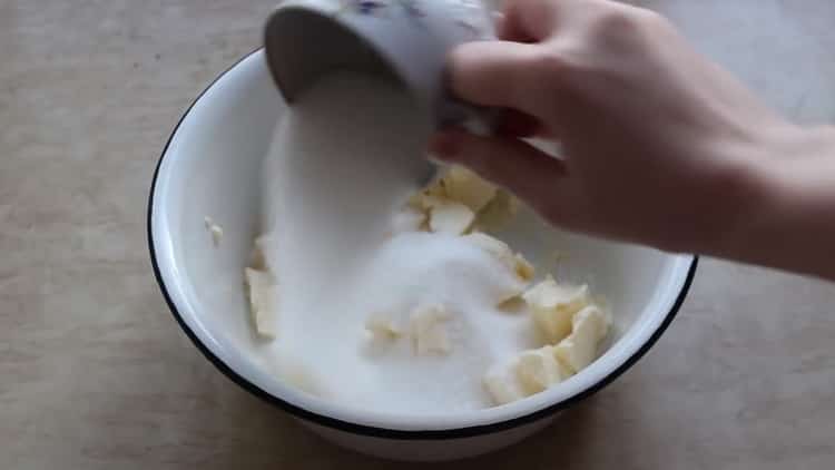 Aggiungi lo zucchero per fare i biscotti con farina di riso