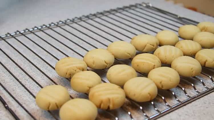 Biscotti al latte condensato secondo una ricetta graduale con una foto