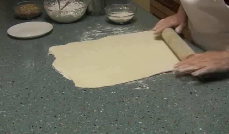 Per i baci dei biscotti stendete la pasta