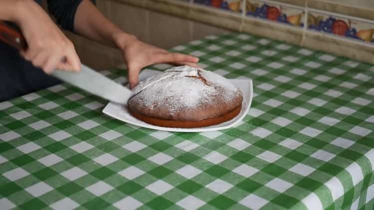 La deliziosa torta di kefir con marmellata è pronta