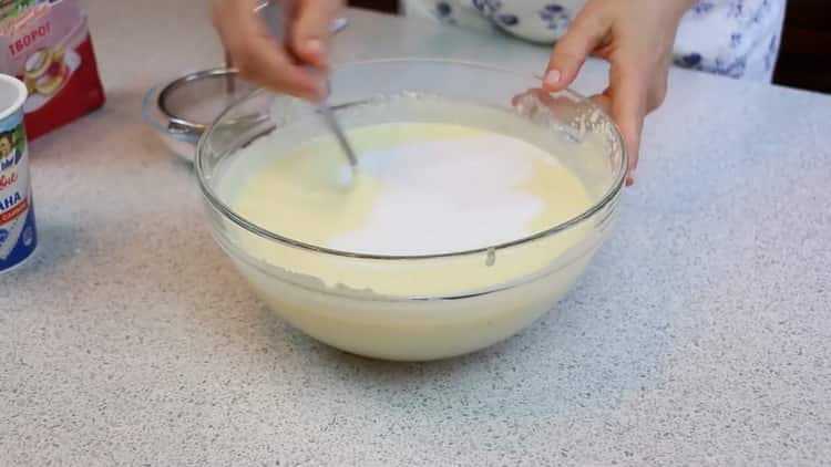 Per fare una torta con la ricotta al forno, cuoci un gnocco