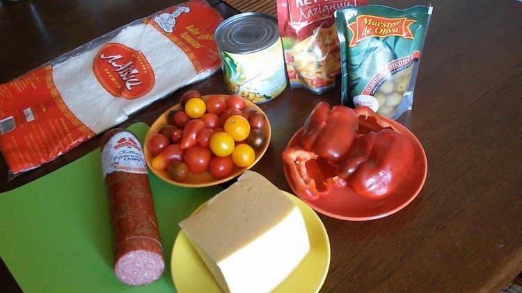 Per preparare il pane pita nel forno, prepara gli ingredienti