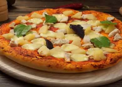 Pizza con pollo e ananas: una ricetta passo passo con foto