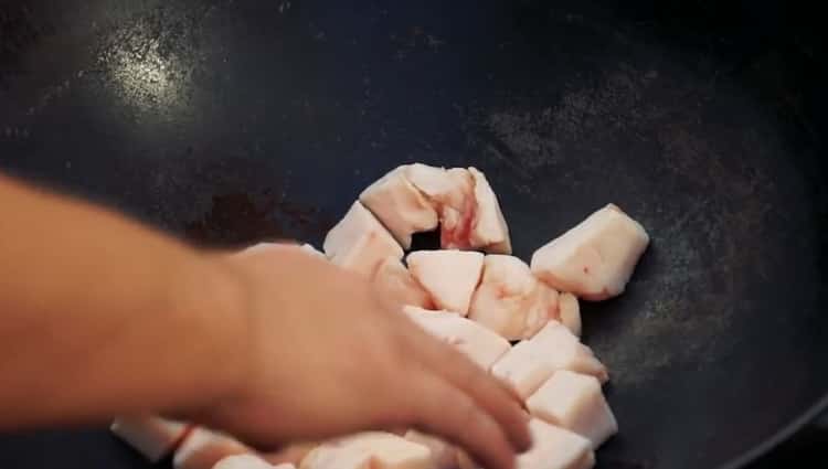 Pilaf sul rogo in un calderone secondo una ricetta passo dopo passo con foto