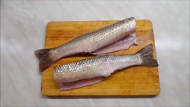 Per preparare il cuscinetto nel forno, preparare gli ingredienti