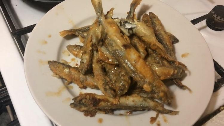 Come imparare a cucinare deliziosi capelin fritti in una ricetta passo dopo passo