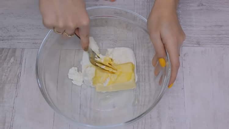 Per preparare i biscotti a forma di triangoli, preparare gli ingredienti