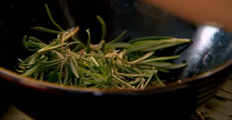 Preparare le verdure per la fricassea di pollo