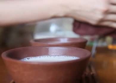 Ricetta graduale del tè di Kalmyk con foto