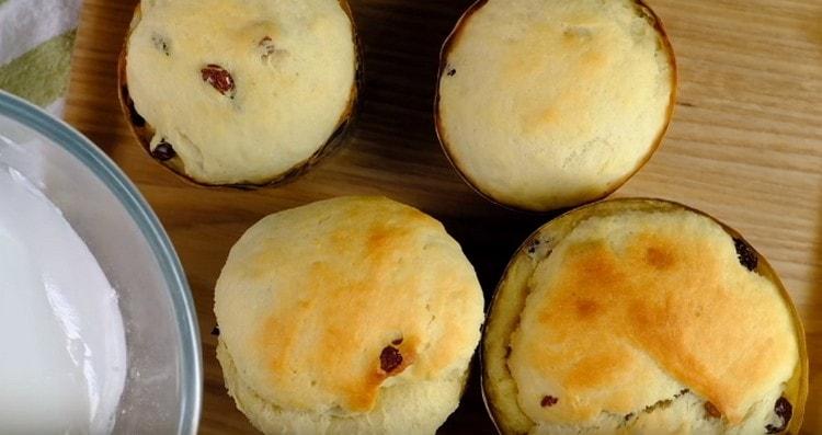 Dall'impasto alessandrino per le torte pasquali si ottengono dolci aromatici.