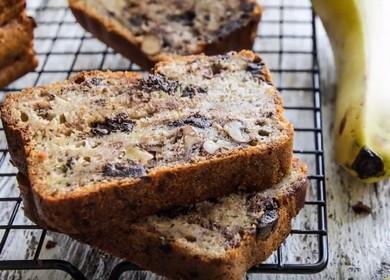 Cucinare il pane alla banana aromatizzato: una ricetta con foto e video passo-passo.