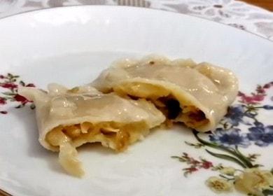 Cuciniamo gnocchi con patate e cavolo secondo la ricetta con foto e video passo-passo.