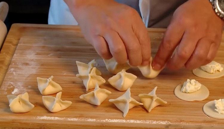 Formiamo gnocchi sotto forma di convertioc.