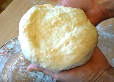 Realizziamo la perfetta crema pasticcera per torte secondo la ricetta con una foto.