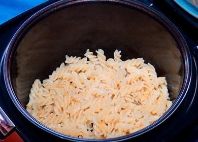 Come cucinare la pasta su un contorno in una pentola a cottura lenta 🍝