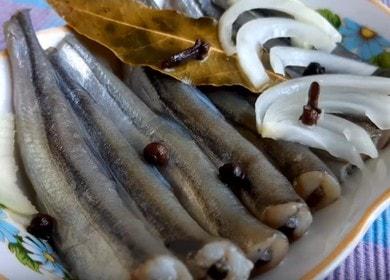 Deliziosa salatura piccante di capelin - come cucinare a casa