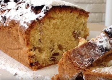 Deliziosa torta fatta in casa con uvetta - cuocere in forno