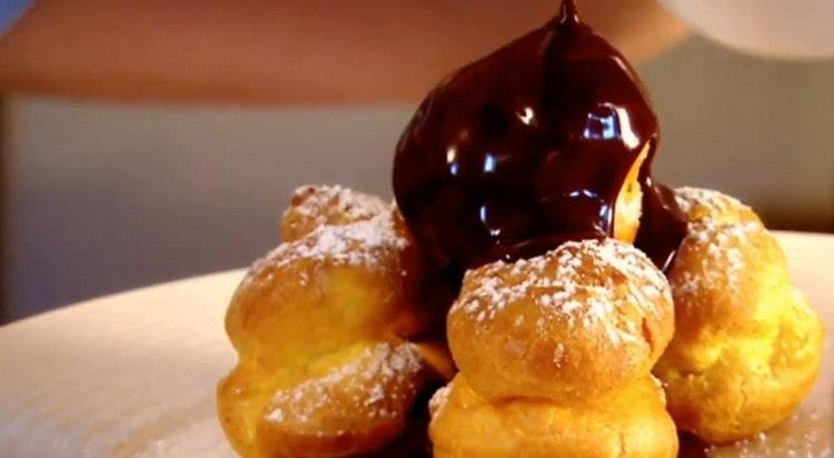 Come puoi vedere, questa ricetta per i profiteroles a casa ti permetterà di preparare un dessert meraviglioso.