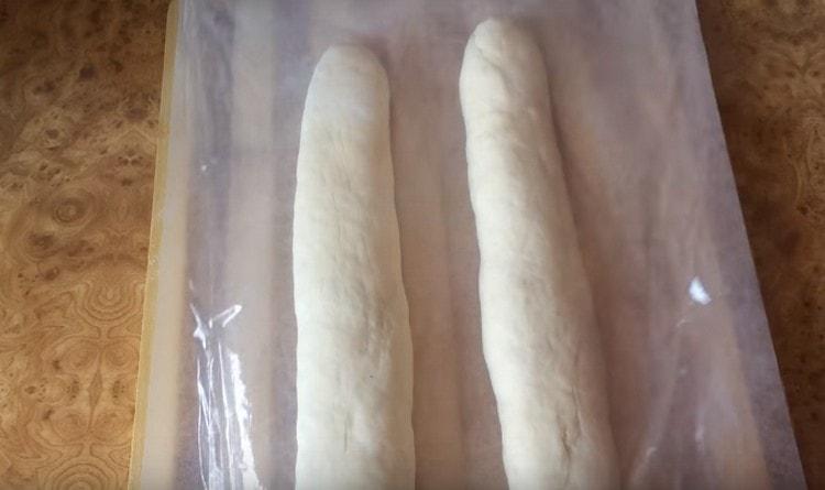 Le baguette formate dovrebbero durare altre 3 ore e aumentare di volume.