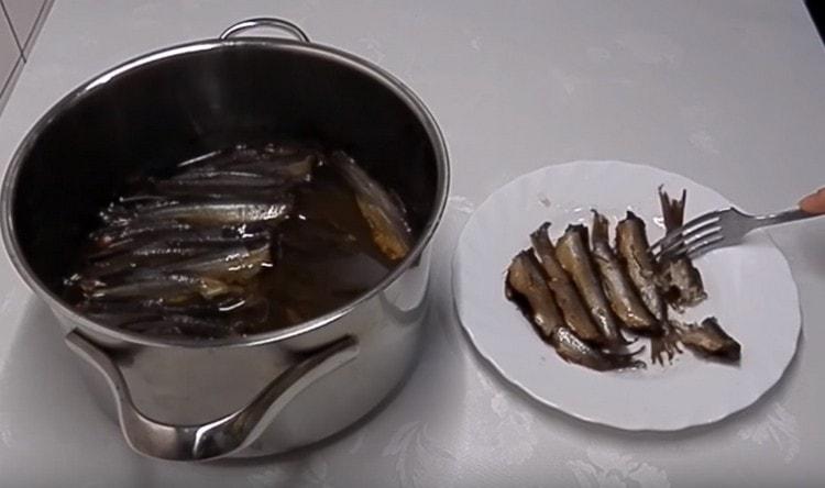 Quasi tutti possono fare tali spratto a casa dal capelin.