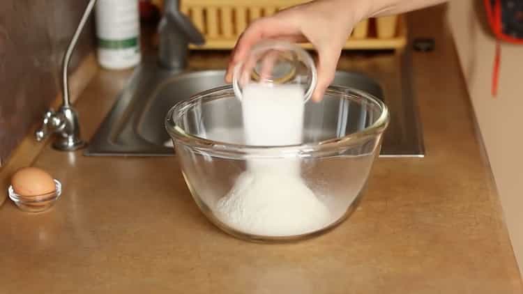 Per preparare una cheesecake alla banana. preparare gli ingredienti