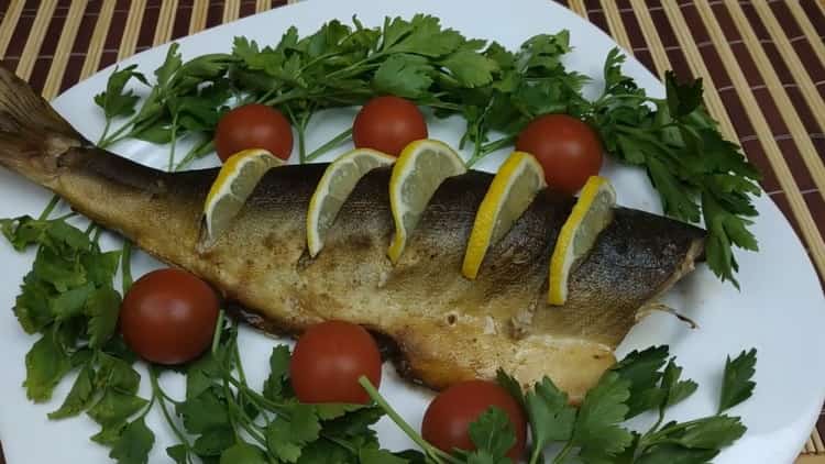 Salmone rosa intero al forno - il pesce più tenero e succoso