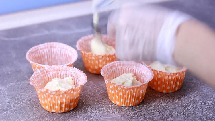 Per preparare i cupcakes, prepara un modulo