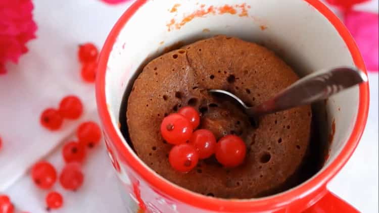 Torta senza latte nel microonde secondo una ricetta passo passo con foto