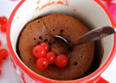 Torta senza latte nel microonde secondo una ricetta passo passo con foto