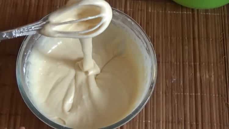 Per preparare il cupcake al kefir, mescola gli ingredienti