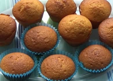 Muffin allo yogurt secondo una ricetta passo passo con foto