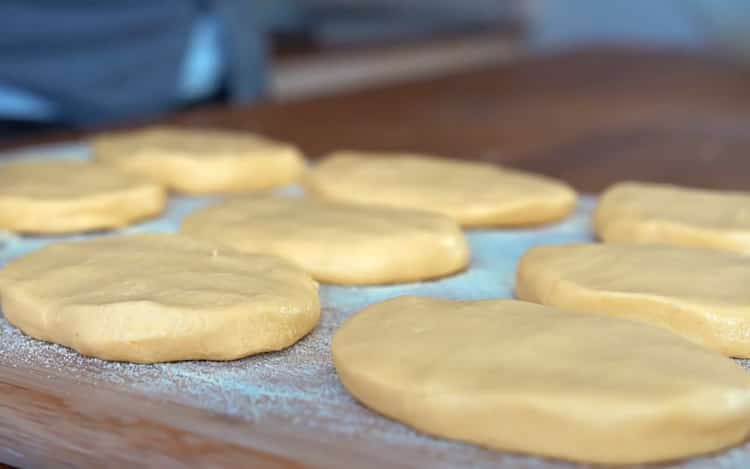 Per preparare tortillas di mais, preparate tortillas