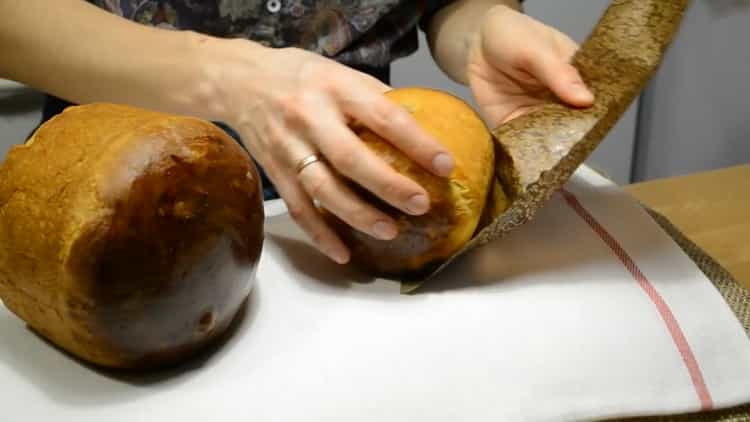 Per preparare una torta alla crema, preriscaldare il forno