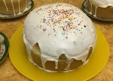 Torta di Pasqua su lievito madre secondo una ricetta graduale con foto