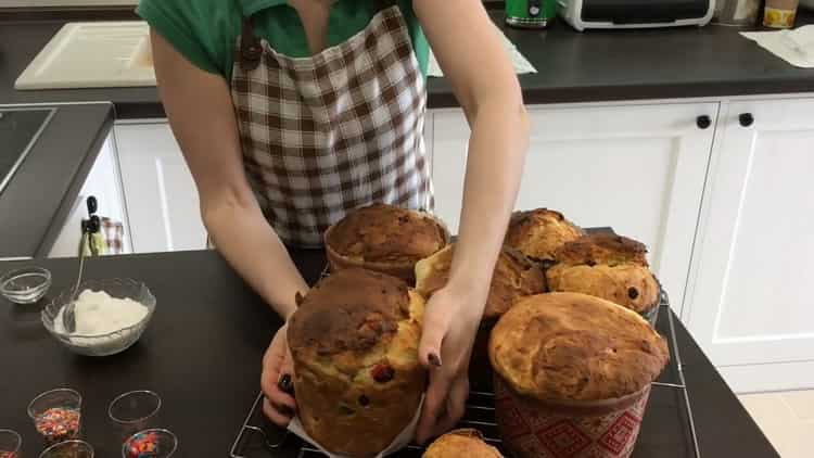 Per fare una torta con frutta candita, preriscaldare il forno