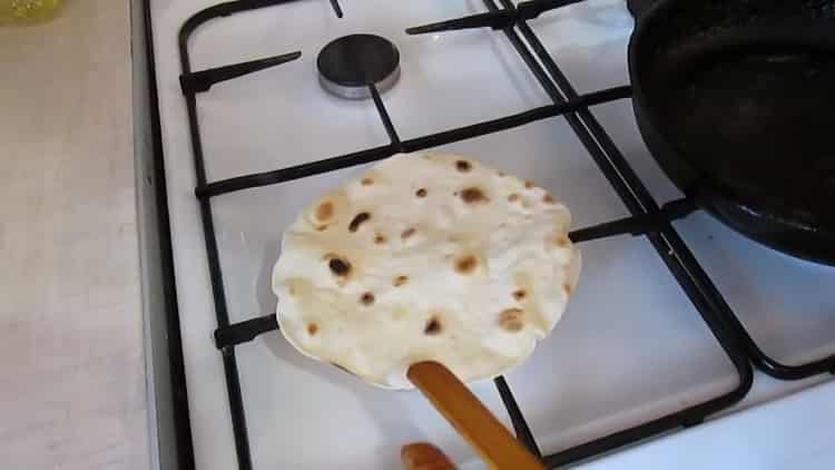 Focaccine al posto del pane in padella: una ricetta passo dopo passo con le foto