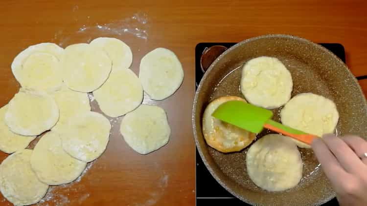 Come imparare a cucinare deliziose torte di formaggio in padella