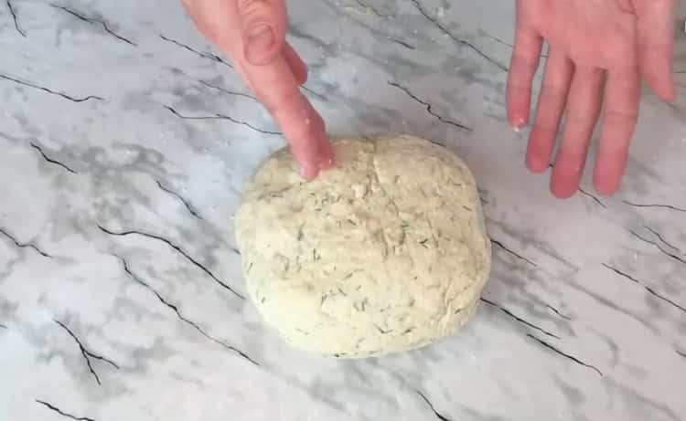 Per preparare torte con ricotta, preparare l'impasto