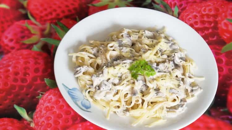 pasta con funghi in salsa cremosa pronta