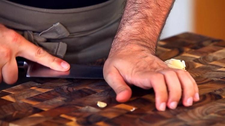 cuocere la pasta con i gamberi in salsa cremosa