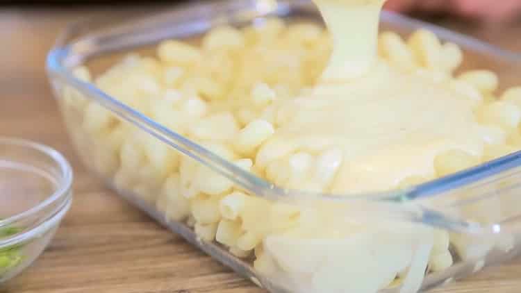 Per la pasta mescolare gli ingredienti.