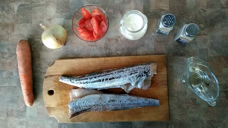 Per preparare il pollock con le verdure, prepara gli ingredienti