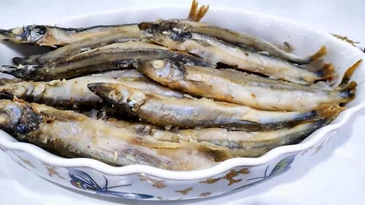 Capelin con crosta al forno secondo una ricetta passo passo con foto