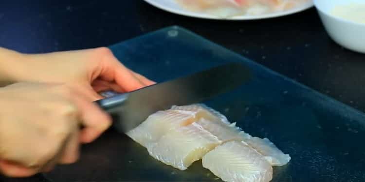 Preparare la lingua del mare in pastella. preparare gli ingredienti