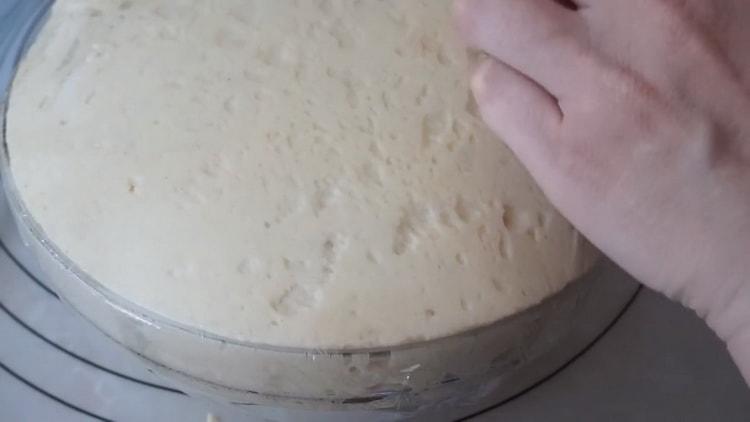 Per fare torte con cipolle e uova, lasciare riposare l'impasto