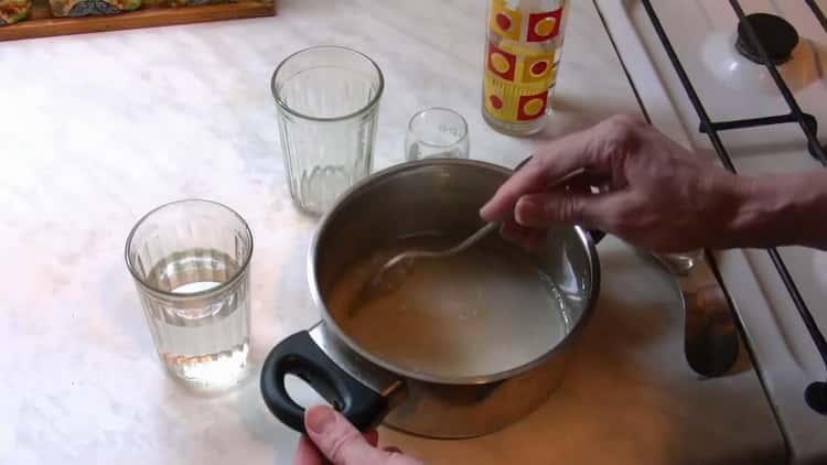 Per preparare i rotoli di fondente, preparare gli ingredienti.